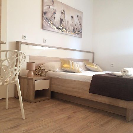 Apartmani Emilio Новалья Экстерьер фото