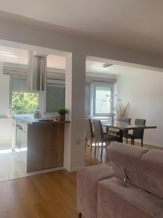 Apartmani Emilio Новалья Экстерьер фото