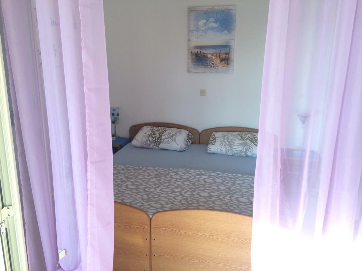 Apartmani Emilio Новалья Экстерьер фото