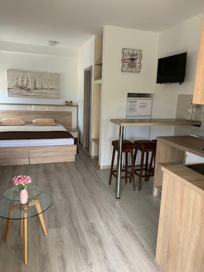 Apartmani Emilio Новалья Экстерьер фото